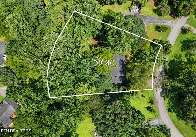 Photo 4 of Single family home for sale at 1336 Sumac Dr, Knoxville, TN 37919 | MLS# 1351460 | Listing updated on 2026-09-15