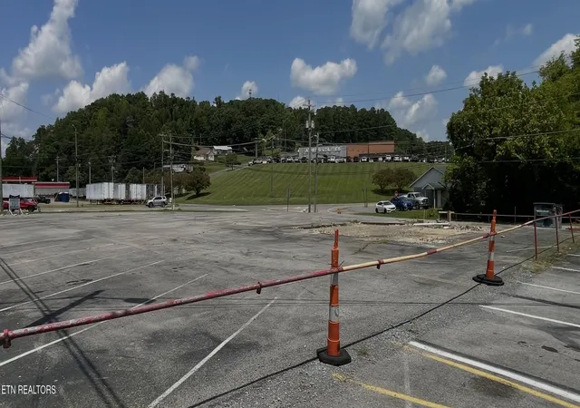 1st image of 709 S White Street St, Athens, TN 37303 | MLS# 1351436