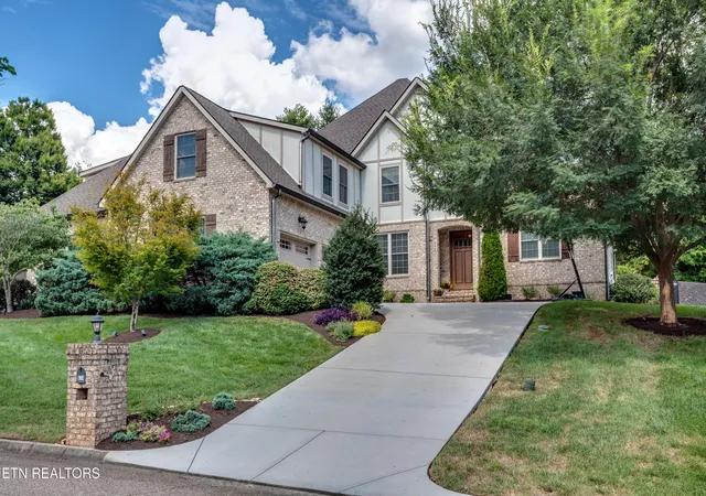 Photo 1 of Single family home for sale at 634 Oak Cvs Ln, Knoxville, TN 37922 | MLS# 1350983 | Listing updated on 2026-09-14