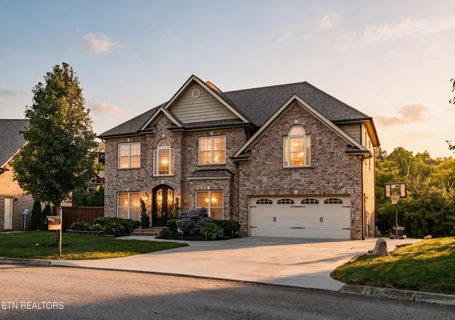 2nd image of 2219 Muddy Creek Ln, Knoxville, TN 37932 | MLS# 1350998
