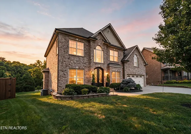 3rd image of 2219 Muddy Creek Ln, Knoxville, TN 37932 | MLS# 1350998