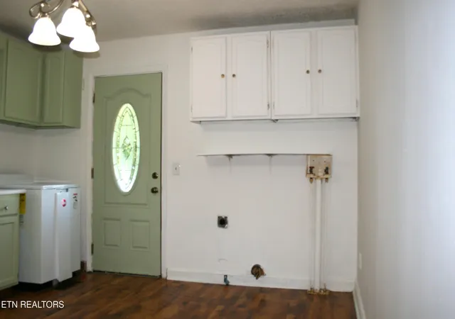 image of 308 Highland Ave, Oliver Springs, TN 37840 | MLS# 1350868