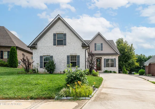 Photo 1 of Sale Pending at 2536 Brooke Willow Blvd, Knoxville, TN 37932 | MLS# 1351784 | Listing updated on 2026-09-10