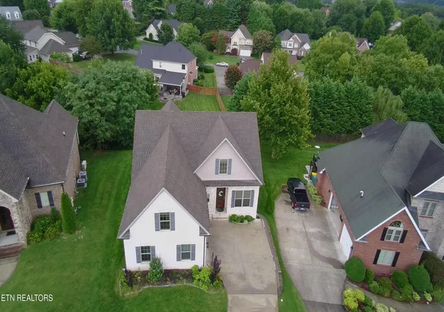 Photo 3 of Sale Pending at 2536 Brooke Willow Blvd, Knoxville, TN 37932 | MLS# 1351784 | Listing updated on 2026-09-10