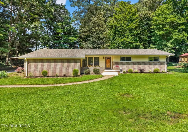 Photo 1 of Single family home for sale at 5617 Briercliff Rd, Knoxville, TN 37918 | MLS# 1350809 | Listing updated on 2026-09-14