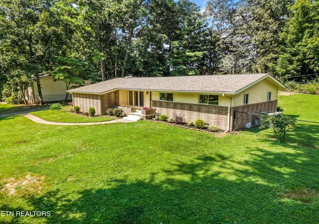 Photo 2 of Single family home for sale at 5617 Briercliff Rd, Knoxville, TN 37918 | MLS# 1350809 | Listing updated on 2026-09-14