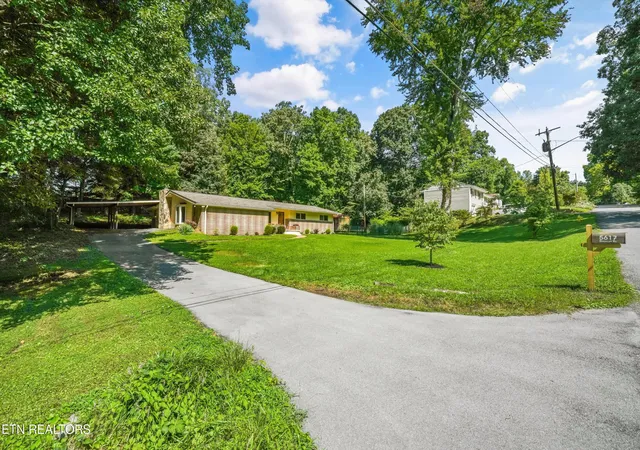 Photo 3 of Single family home for sale at 5617 Briercliff Rd, Knoxville, TN 37918 | MLS# 1350809 | Listing updated on 2026-09-14