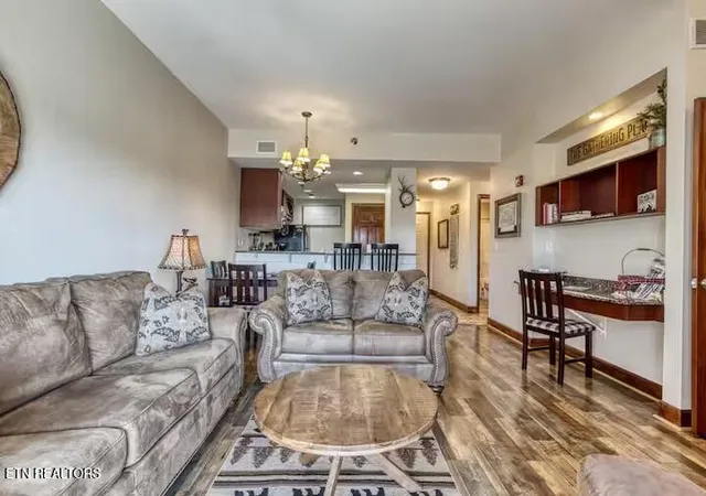 2nd image of 410 Big Bear Wy #UNIT 2002, Pigeon Forge, TN 37863 | MLS# 1350798