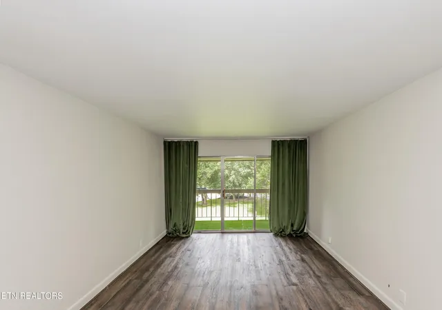 Photo 3 of Condo for sale at 417 Canberra Dr #132, Knoxville, TN 37923 | MLS# 1350802 | Listing updated on 2026-09-05