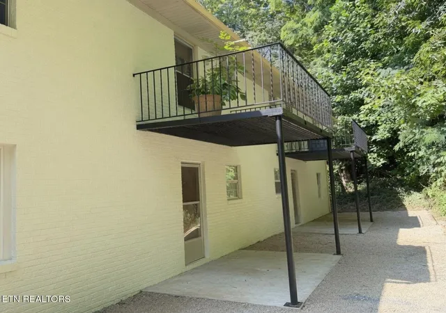Photo 3 of Sale Pending at 6745 Langston Dr, Knoxville, TN 37918 | MLS# 1350805 | Listing updated on 2026-08-28