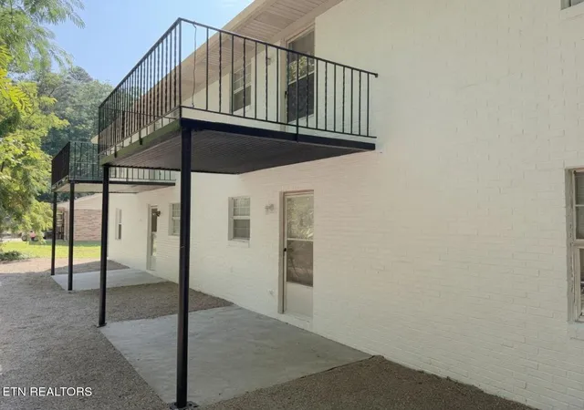 Listing Photo 4 - Condo for sale in building located at 6745 Langston Dr, Knoxville, TN 37918
