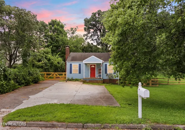 2nd image of 966 Poplar St, Alcoa, TN 37701 | MLS# 1351014
