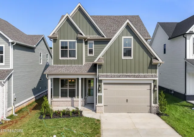 Photo 1 of Single family home for sale at 2579 Marshall Pass Rd, Knoxville, TN 37932 | MLS# 1350801 | Listing updated on 2026-09-12