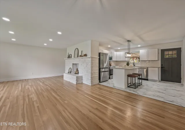 Photo 3 of Single family home for sale at 5728 Kentwood Rd, Knoxville, TN 37912 | MLS# 1351068 | Listing updated on 2026-09-16