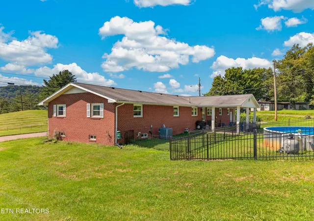 4th image of 304 Russell Dr, Rogersville, TN 37857 | MLS# 1350811