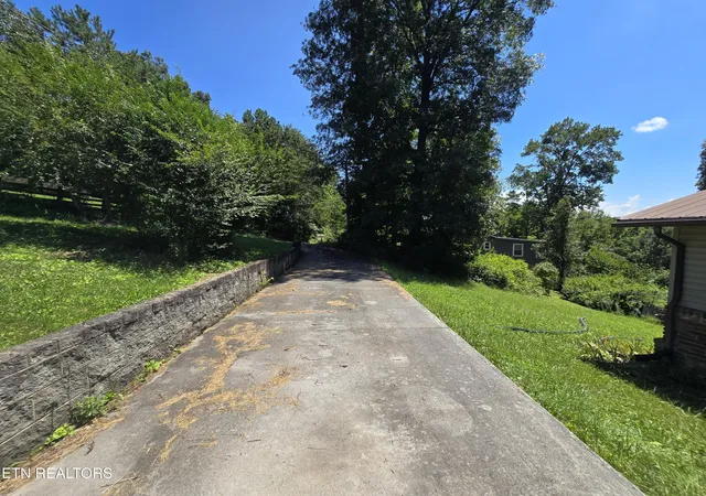20th image of 1019 Cole Rd, New Tazewell, TN 37825 | MLS# 1350814