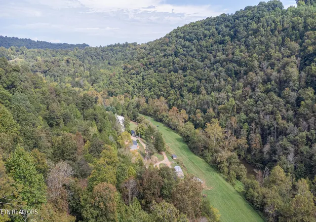 Listing Photo 4 - Condo for sale in building located at 1418 Gulley River Rd, Harrogate, TN 37752