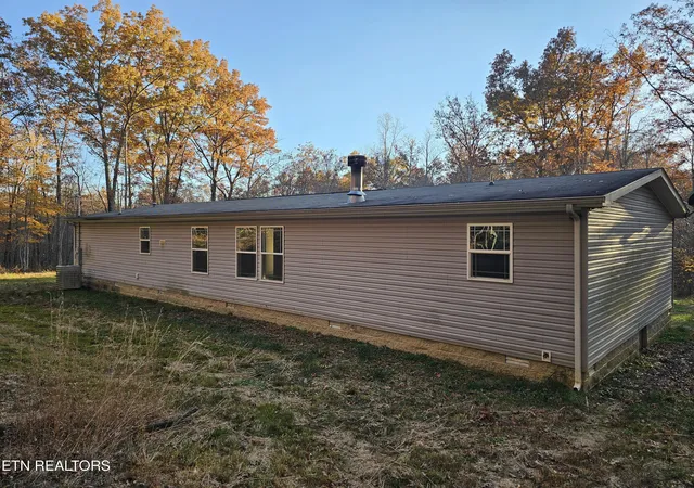 Photo 3 of Single family home for sale at 196 Red Hl Rd, Sunbright, TN 37872 | MLS# 1350823 | Listing updated on 2026-09-07