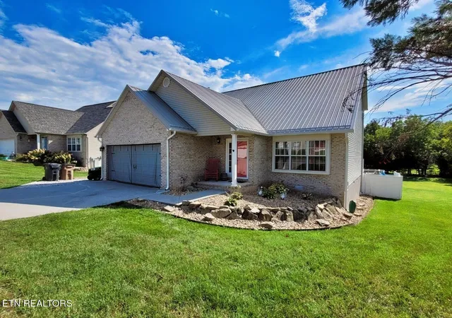 Photo 1 of Sale Pending at 1217 Quiet Brk Ln, Knoxville, TN 37914 | MLS# 1350850 | Listing updated on 2026-08-12
