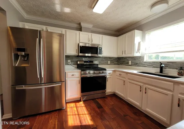 Photo 2 of Sale Pending at 1217 Quiet Brk Ln, Knoxville, TN 37914 | MLS# 1350850 | Listing updated on 2026-08-12