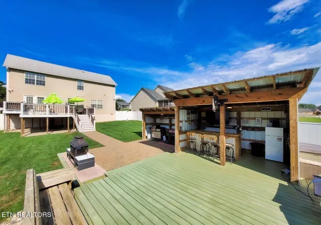 Photo 3 of Sale Pending at 1217 Quiet Brk Ln, Knoxville, TN 37914 | MLS# 1350850 | Listing updated on 2026-08-12