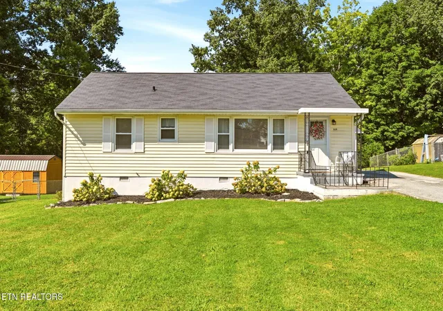 1st image of 309 Cross St, Clinton, TN 37716 | MLS# 1350852