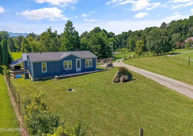 Photo 2 of Single family home for sale at 769 Farmington Way, Maryville, TN 37801 | MLS# 1350851 | Listing updated on 2026-08-26