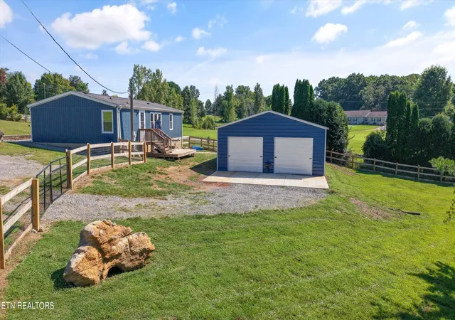 Photo 3 of Single family home for sale at 769 Farmington Way, Maryville, TN 37801 | MLS# 1350851 | Listing updated on 2026-08-26