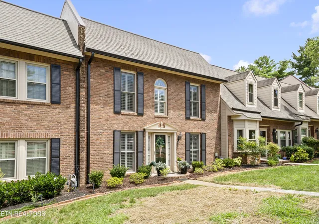 Photo 3 of Sale Pending at 408 Denton Ct, Knoxville, TN 37923 | MLS# 1352506 | Listing updated on 2026-08-24