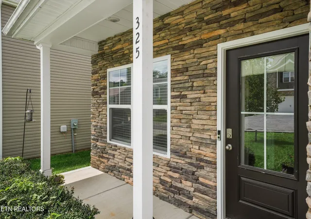 Photo 3 of Sale Pending at 325 Hayley Marie Ln, Knoxville, TN 37920 | MLS# 1351173 | Listing updated on 2026-08-21