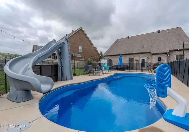 3rd image of 12512 Tangle Crest Ln, Knoxville, TN 37932 | MLS# 1351122