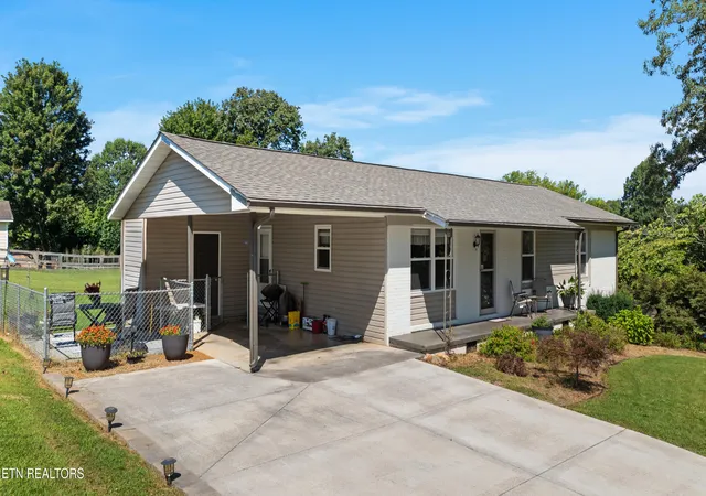 2nd image of 211 Arbor Dr, Maryville, TN 37804 | MLS# 1351026