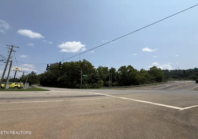 2nd image of 0 Dutch Valley, Knoxville, TN 37918 | MLS# 1350876