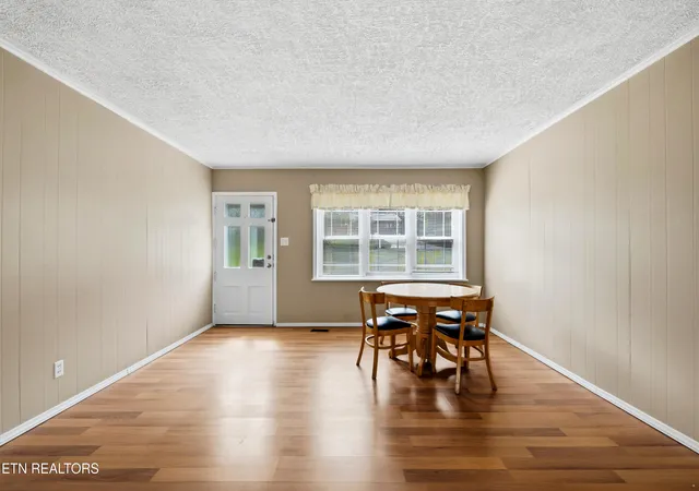 Photo 3 of Single family home for sale at 3725 Lucinda Dr, Knoxville, TN 37918 | MLS# 1351832 | Listing updated on 2026-09-25