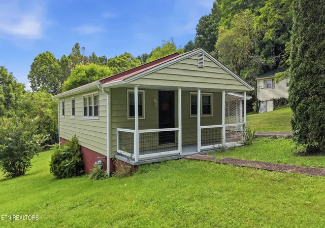 2nd image of 423 Hillside Ln, Athens, TN 37303 | MLS# 1351283