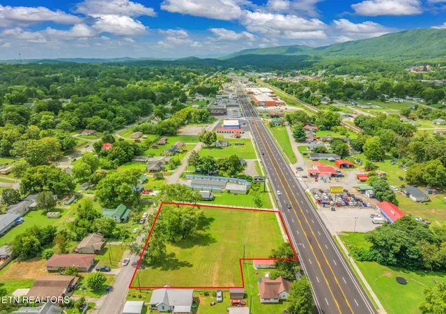 2nd image of 706 N Gateway Ave, Rockwood, TN 37854 | MLS# 1350889