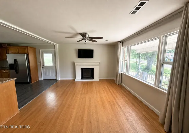 Photo 4 of Single family home for sale at 4417 Silverhill Dr, Knoxville, TN 37921 | MLS# 1350918 | Listing updated on 2026-08-06