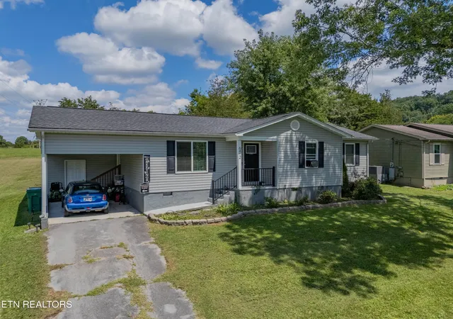 2nd image of 6412 Walnut Breeze Ln, Knoxville, TN 37918 | MLS# 1351229