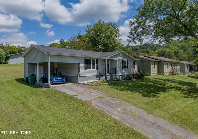 3rd image of 6412 Walnut Breeze Ln, Knoxville, TN 37918 | MLS# 1351229