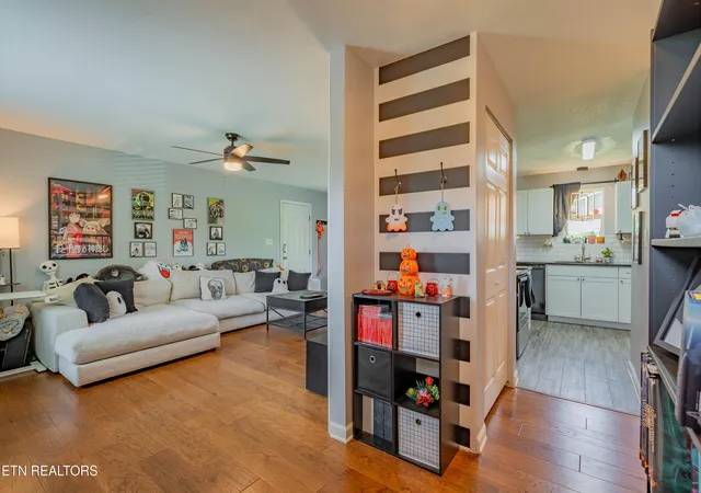 4th image of 6412 Walnut Breeze Ln, Knoxville, TN 37918 | MLS# 1351229
