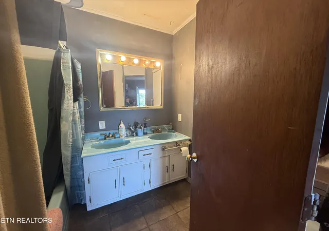 Photo 3 of Single family home for sale at 5400 Maynardville Hwy, Maynardville, TN 37807 | MLS# 1350909 | Listing updated on 2026-09-28
