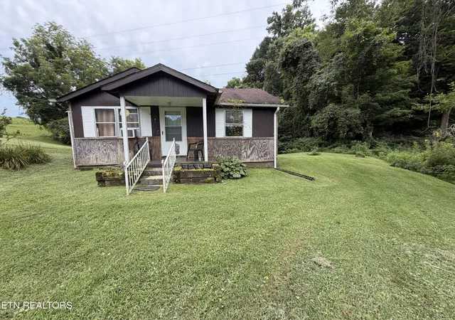 2nd image of 1610 Balls Chapel Rd, Rose Hill, VA 24281 | MLS# 1350905