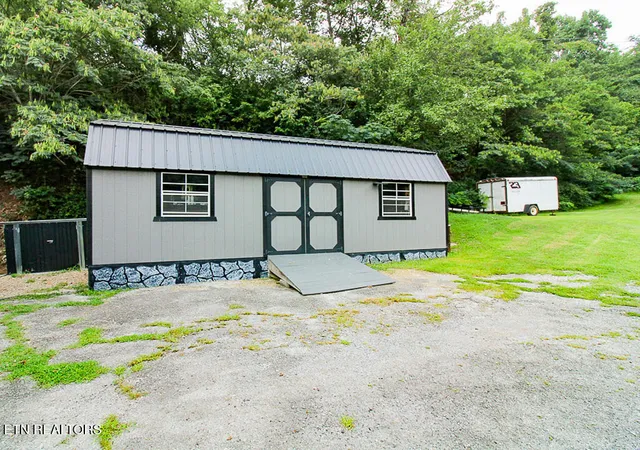 Photo 3 of Single family home for sale at 3229 Lost Branch Rd, Sevierville, TN 37862 | MLS# 1350982 | Listing updated on 2026-08-18