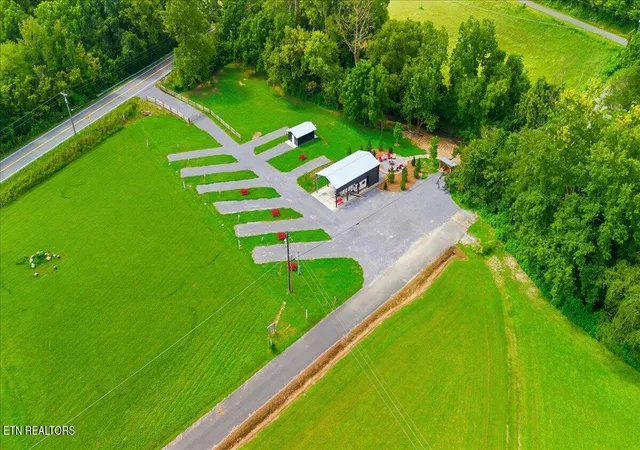 2nd image of 135 Frost Bottom Church Ln, Oliver Springs, TN 37840 | MLS# 1351103