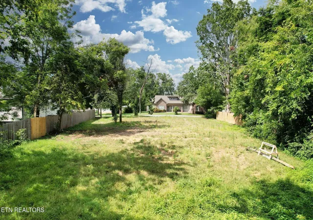 Photo 3 of Sale Pending at 243 18th Street, Cleveland, TN 37311 | MLS# 1350925 | Listing updated on 2026-09-14