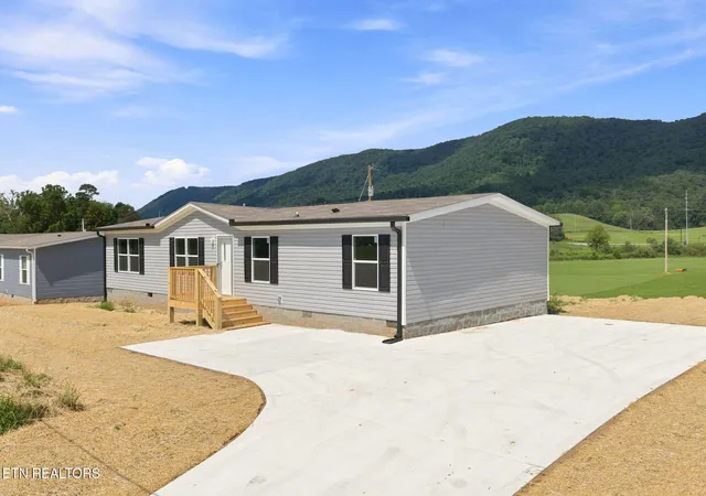 2nd image of 2888 Old Hwy 63, Speedwell, TN 37870 | MLS# 1350985