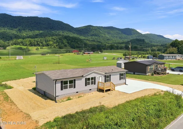 39th image of 2888 Old Hwy 63, Speedwell, TN 37870 | MLS# 1350985