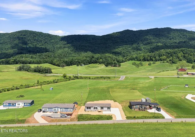3rd image of 2888 Old Hwy 63, Speedwell, TN 37870 | MLS# 1350985