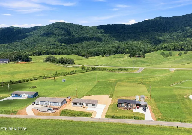 4th image of 2888 Old Hwy 63, Speedwell, TN 37870 | MLS# 1350985