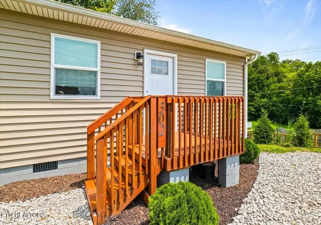Photo 3 of Single family home for sale at 302 N 12th Street, La Follette, TN 37766 | MLS# 1351431 | Listing updated on 2026-09-20